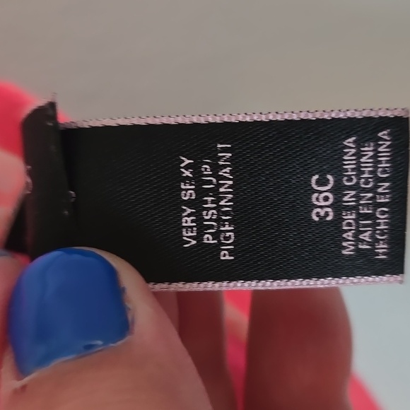 Victoria's Secret | Bright Pink Lace Bra Size 36C - Picture 7 of 8